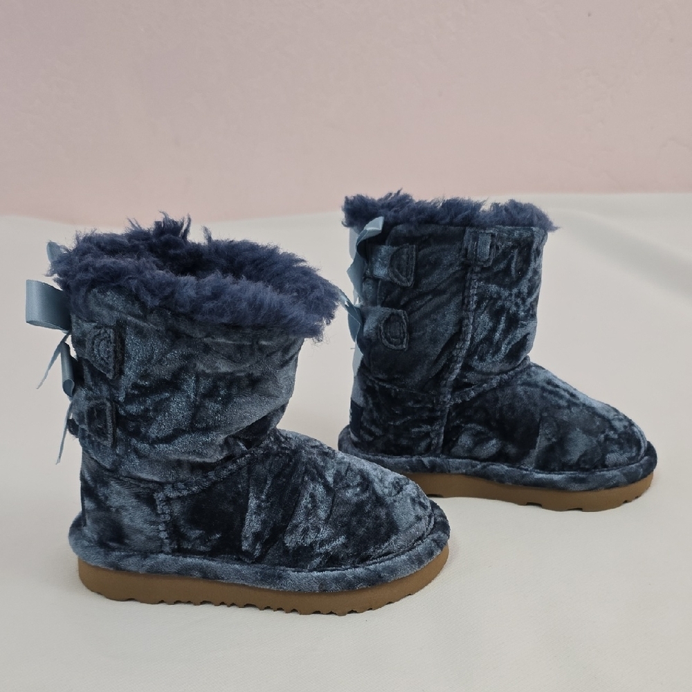 UGG Girl's Boots Size: 7